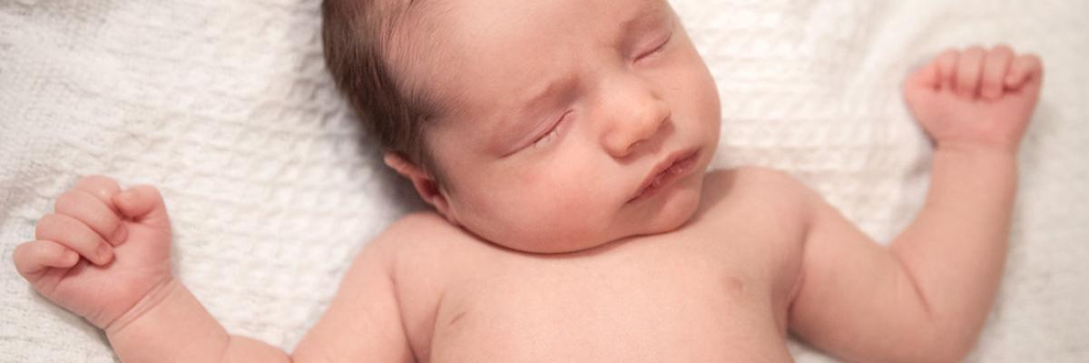 Tortícolis muscular en bebés: tratamiento osteopático para recuperar la movilidad cervical