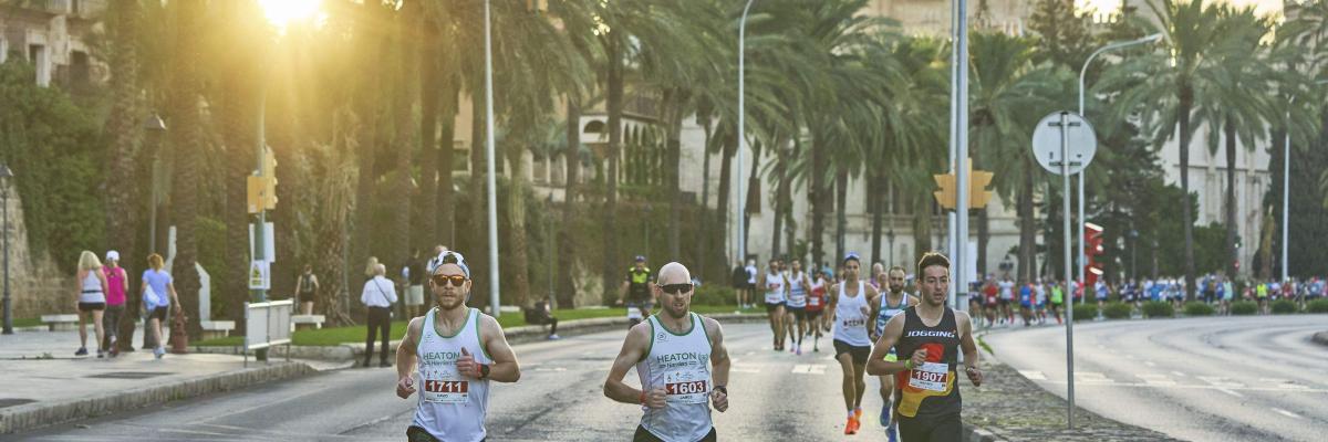 Cómo preparar tu cuerpo para las carreras sociales Haslap en Mallorca: guía práctica desde la fisioterapia