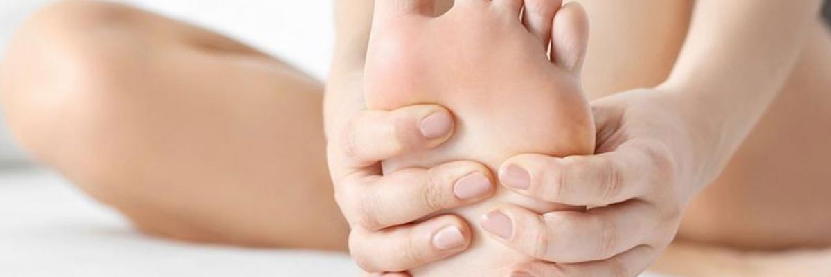 Tratamiento podológico para el neuroma de Morton en FisioClinics Palma de Mallorca